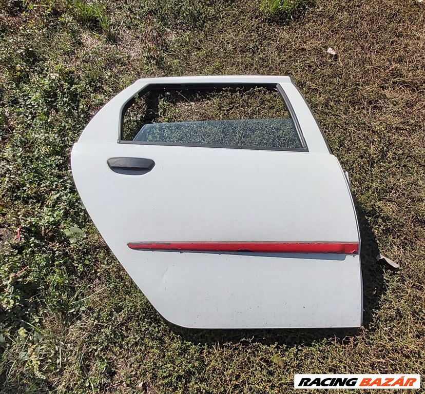 Fiat Punto Jobb hátsó ajtó kompletten részeivel 1. kép