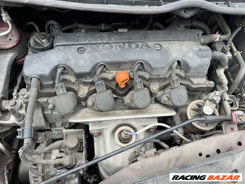 Honda Civic VIII 1.6i bontott alkatrészei 3. kép