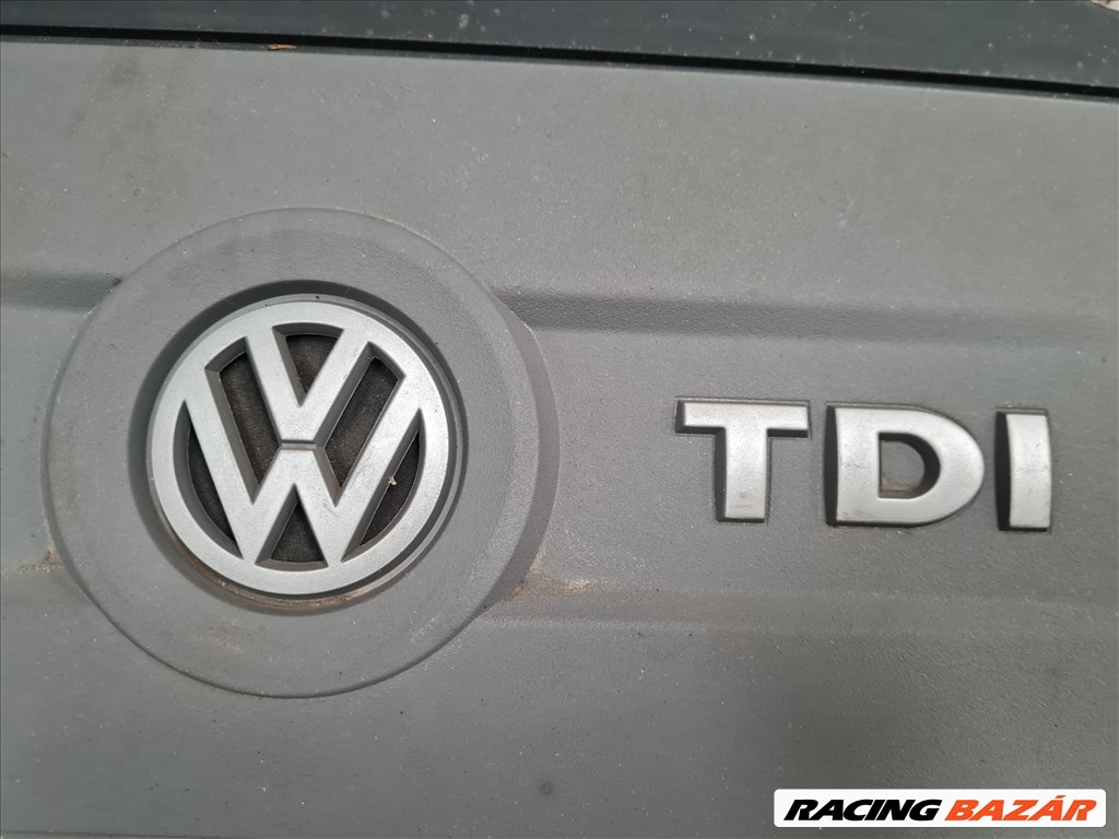 Volkswagen Golf VI 1.6 CR felső motorburkolat 03L 103 925 AT 2. kép