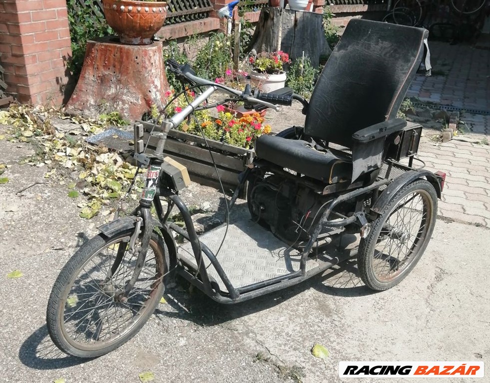 Robbanómotoros háromkerekű rehab moped RM-006/Ö. Felújításra szorul 1. kép