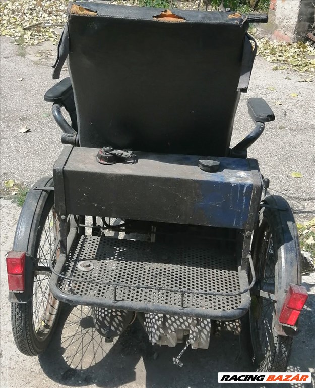 Robbanómotoros háromkerekű rehab moped RM-006/Ö. Felújításra szorul 3. kép