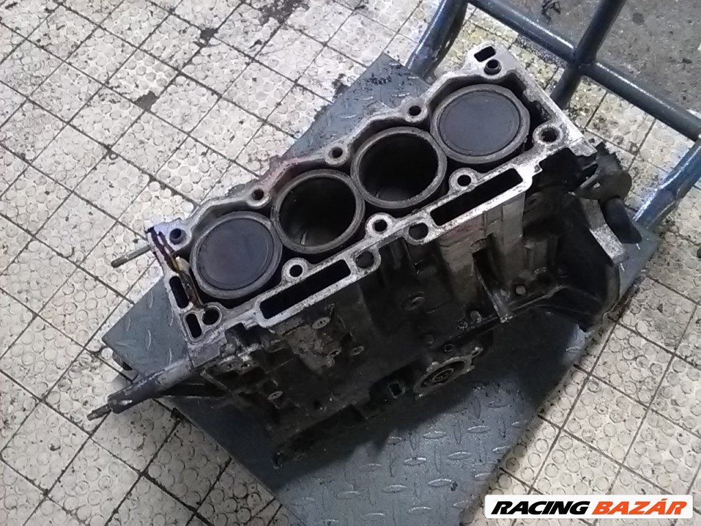 PEUGEOT 206 Motor. benzin fűzött blokk hengerfej nélkül 1. kép