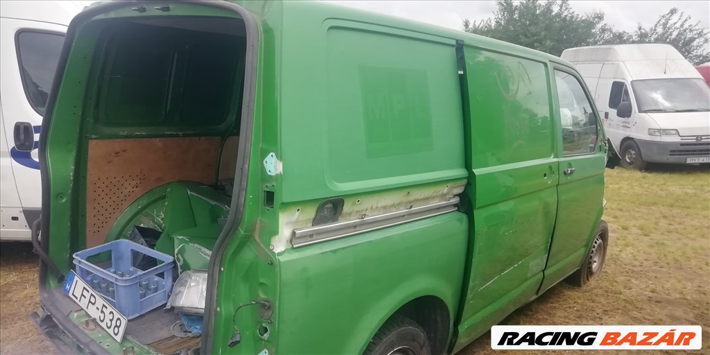 Eladó Volkswagen Transporter T5 haszonjármű 3. kép