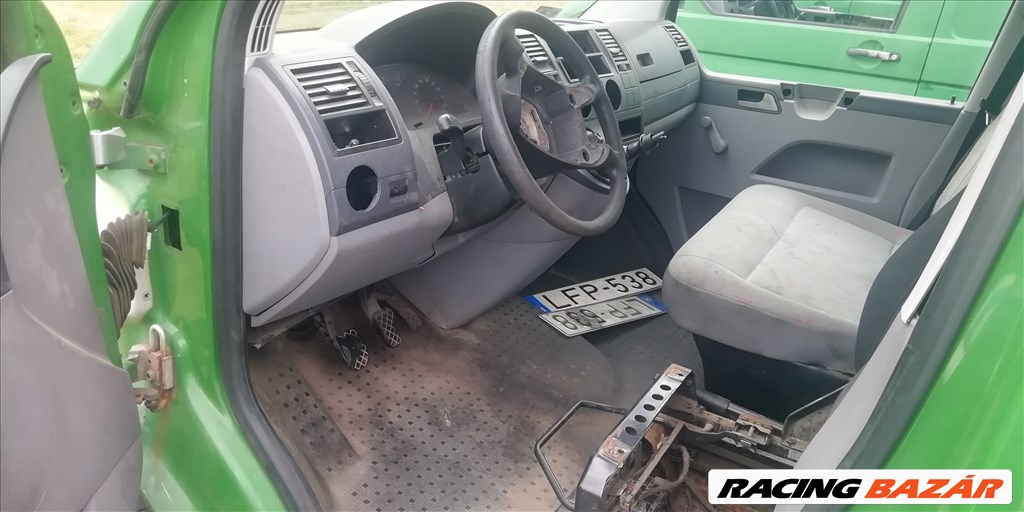 Eladó Volkswagen Transporter T5 haszonjármű 5. kép