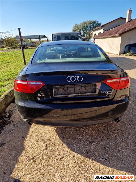 Audi A5 (B8 - 8T) bontott alkatrészei 2. kép