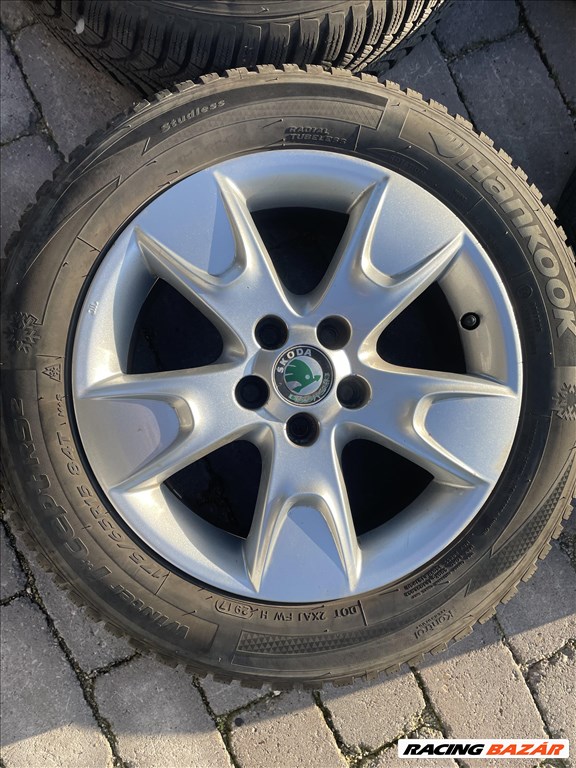 Skoda Fabia 2  5x110 lyukosztású 15"  alufelni téligumival  2. kép