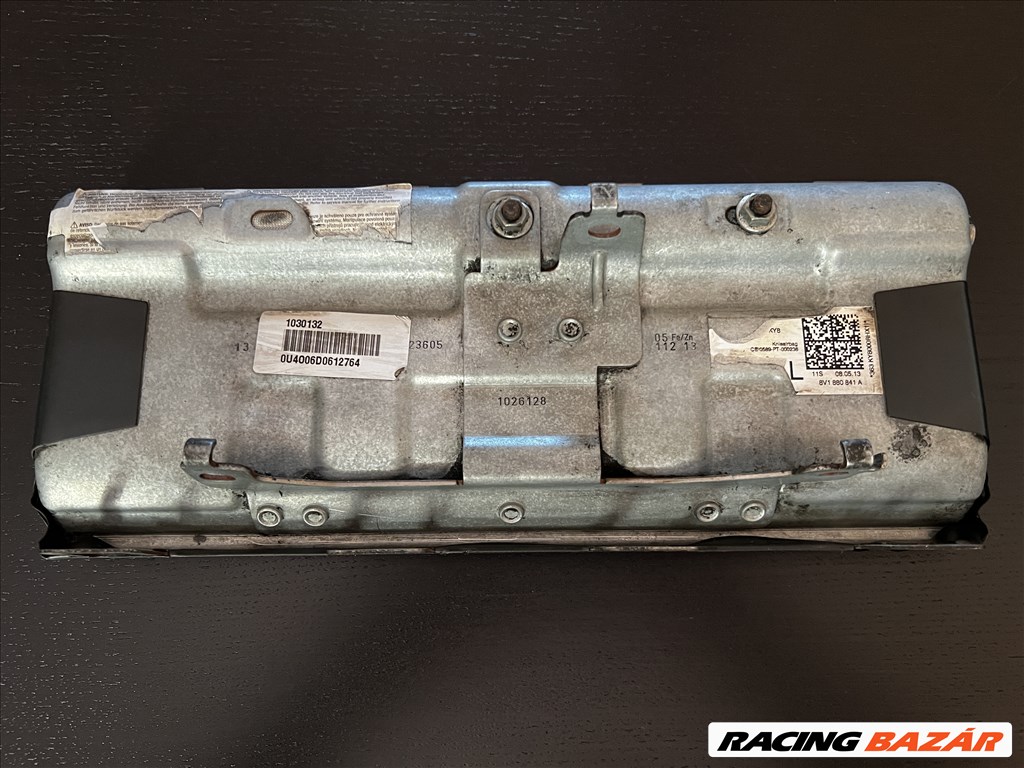 Volkswagen Golf VII, Audi A3 (8V) VW AG Térdlégzsák 8V1880841A 1. kép