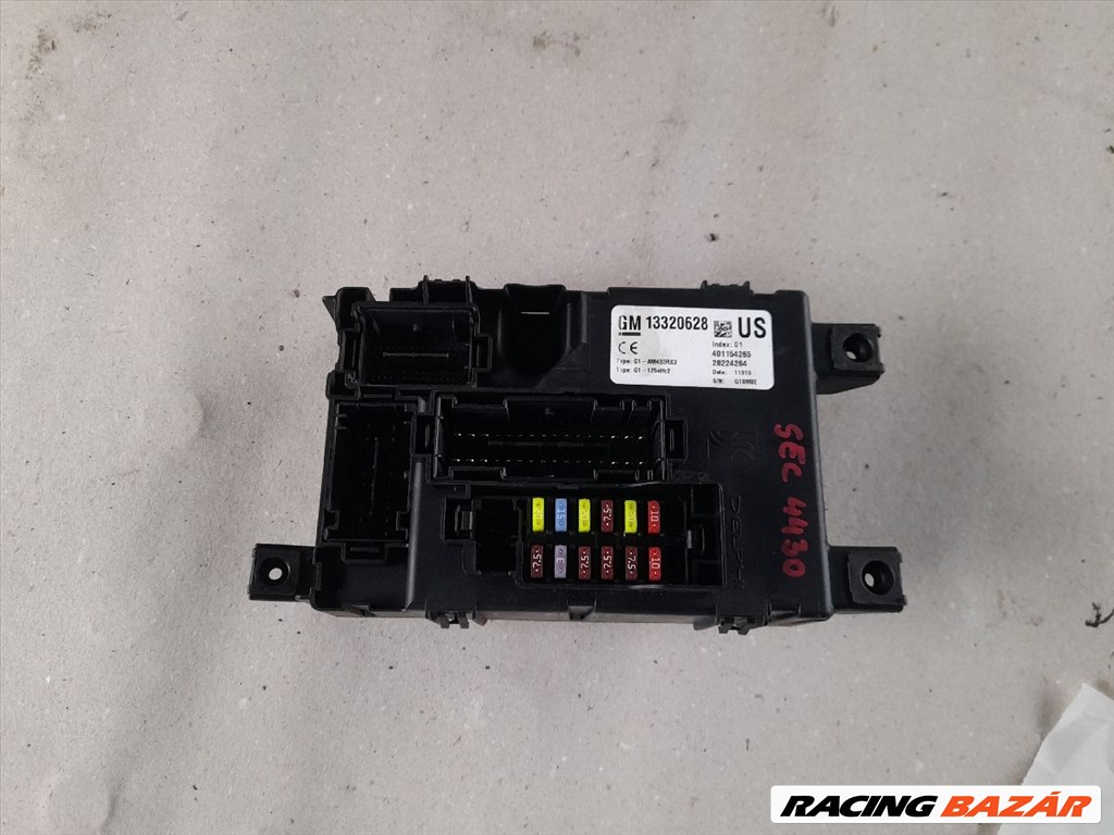 Opel Corsa D Biztosítéktábla Utastér 13320628 3. kép