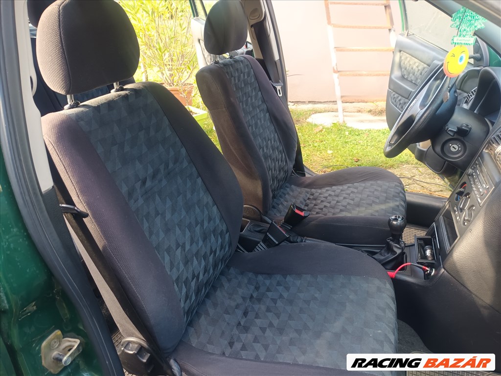 Opel Astra G Caravan szövet belső ülés + első ajtó kárpit 1. kép