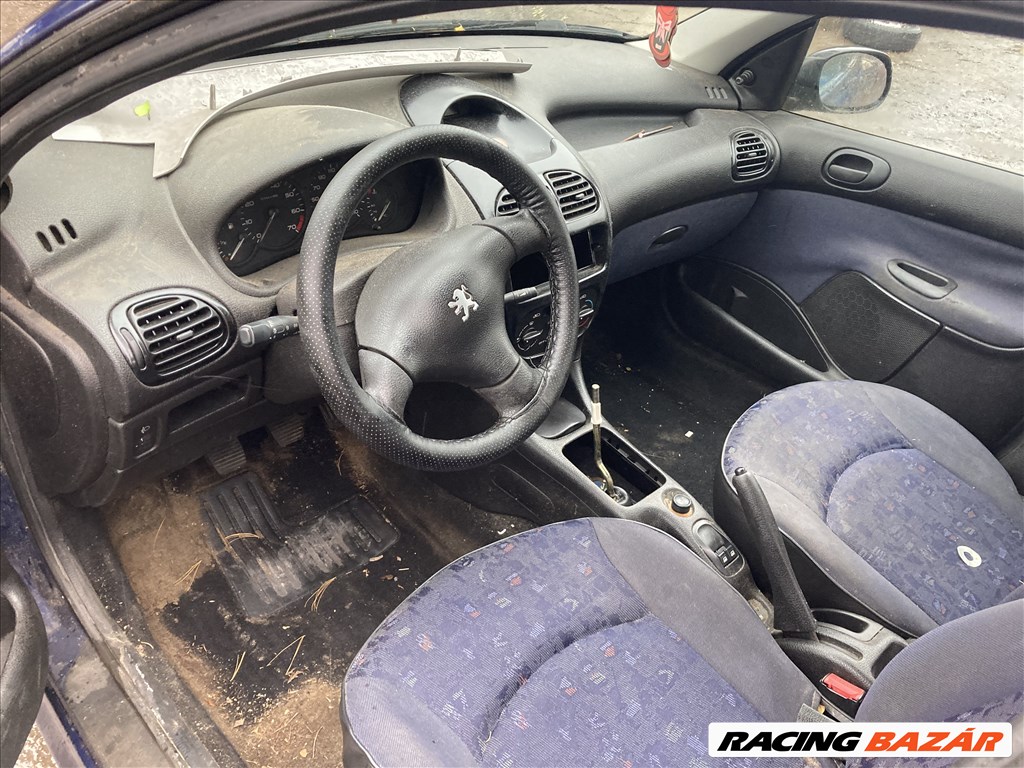 Peugeot 206 1.1i  bontott alkatrészei 3. kép