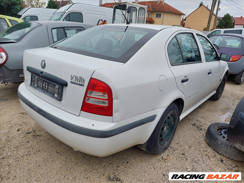 Skoda Octavia I hátsó lökhárító merevítő  1. kép