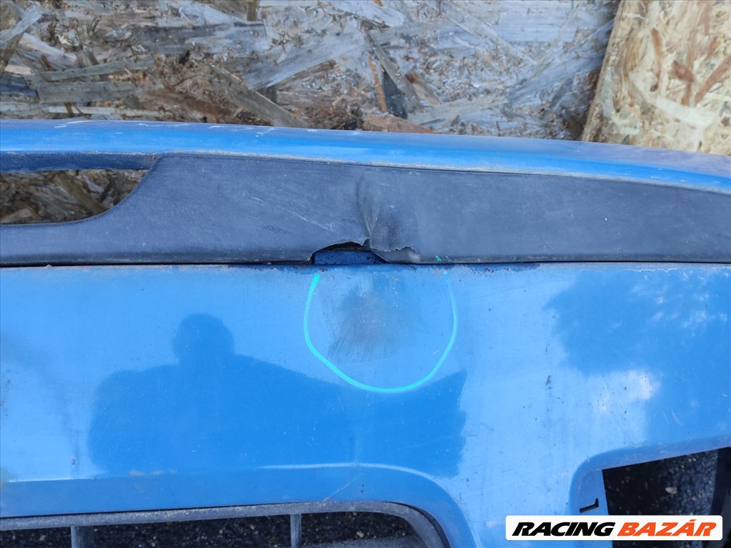 172969 Fiat Punto III. 2003-2010 kék színű első lökhárító, a képen látható sérüléssel 2. kép