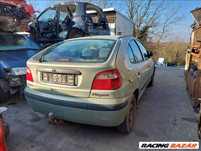 Renault Mégane 1.4 benzin bontott alkatrészei