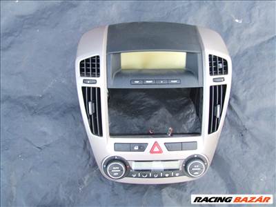 Kia Cee'd (ED) Sporty Wagon 1.6 CRDi 115 digit klíma panel közép konzol