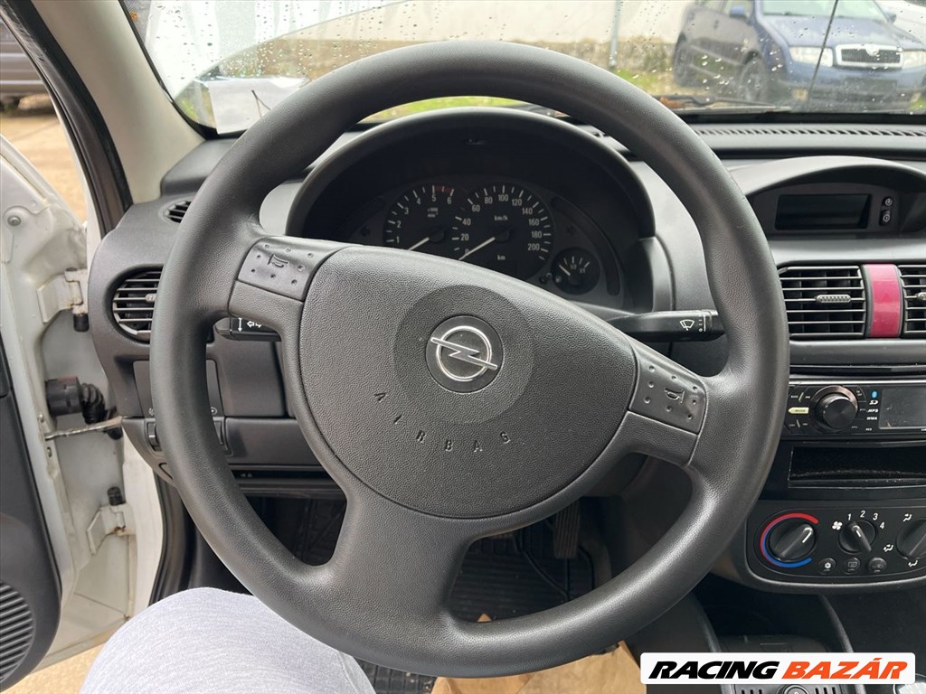 Opel Corsa C bontott alkatrészei 19. kép