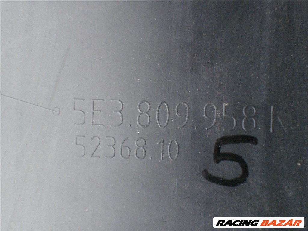 Skoda Octavia 4 Jobb első dobbetét 5E3809958K 2020-tól 5. kép