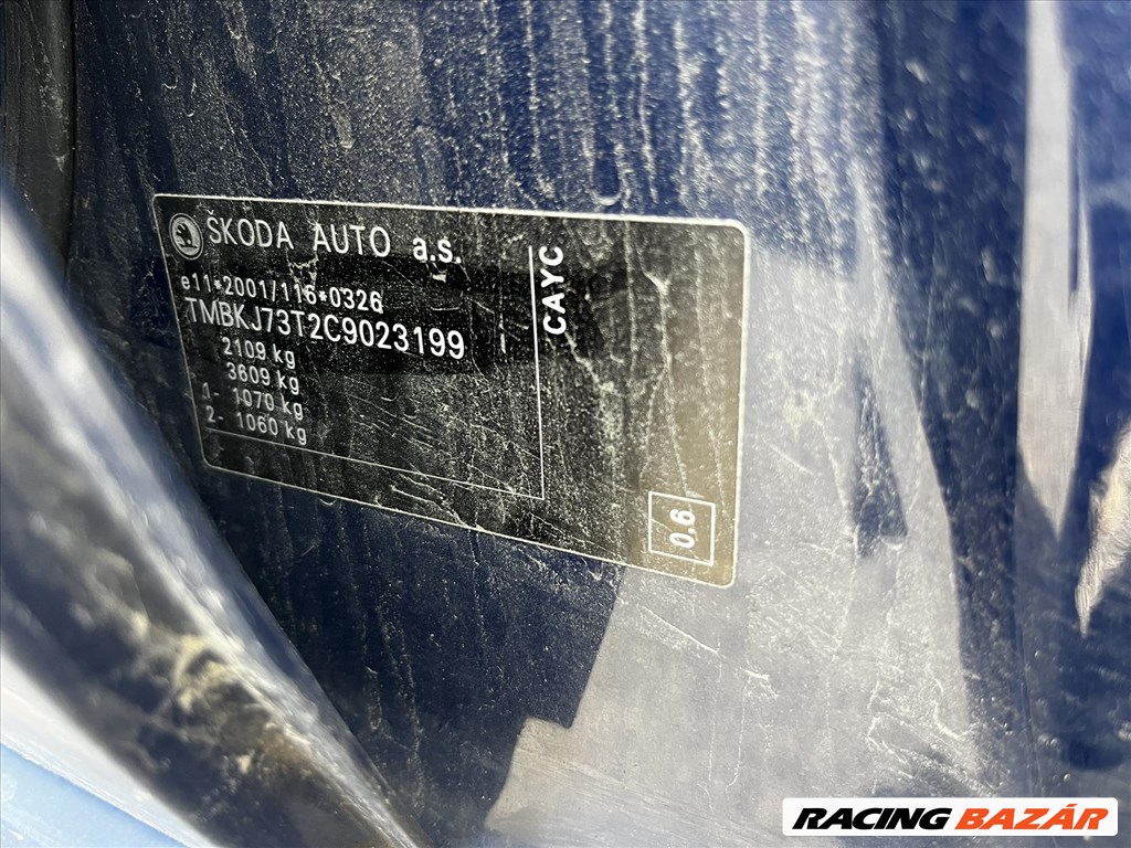 2011 Skoda SuperB kombi 1,6 diesel 5 ajtós, manuális jobb kormányos jármű ÉRKEZETT bontási céllal! 6. kép