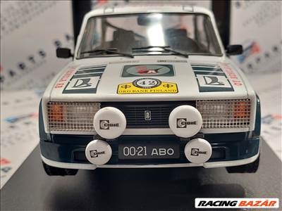 Lada 2105 VFTS #42 - Rally 1000 Lakes (1984) - S. Brundza - V. Neyman Ixo - 1:18 modellautó (m01277)