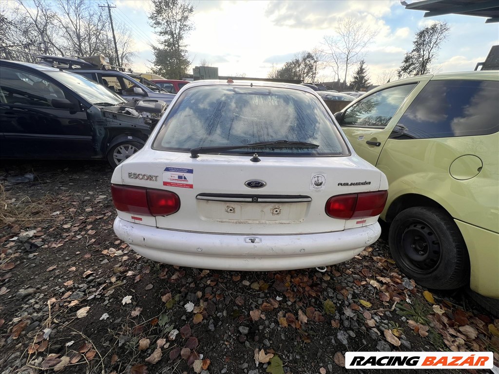 Ford Escort 1.3 és 1.4  bontott alkatrészei 3. kép