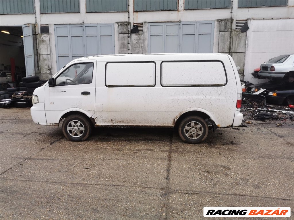 Kia Pregio 2.5 TCI féltengely  69kw94le 5. kép