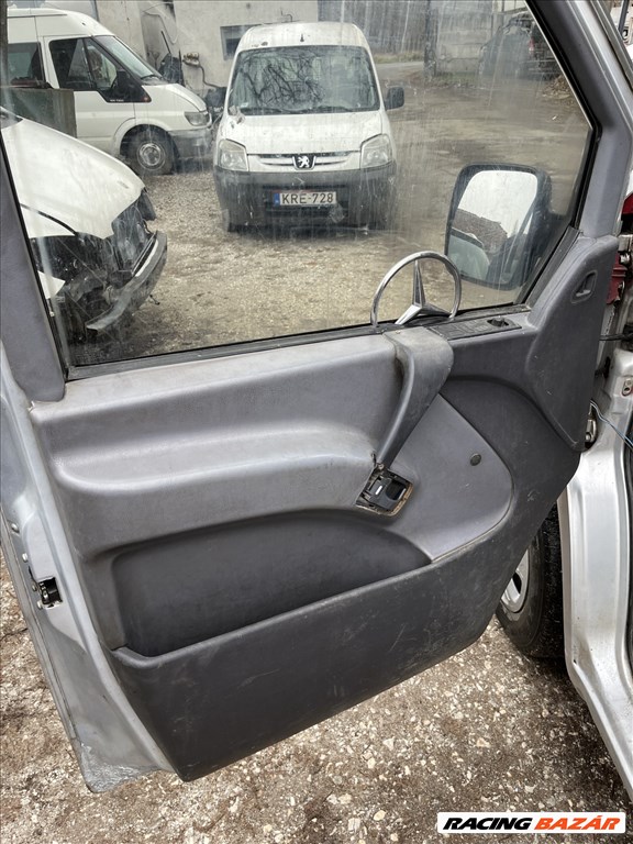 Mercedes Vito 638 TD bal oldali ajtókárpit  1. kép