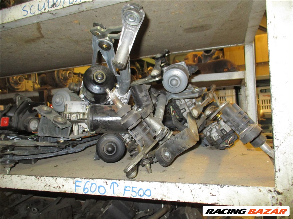 Fiat 500 első ablaktörlő szerkezet motorral  1. kép