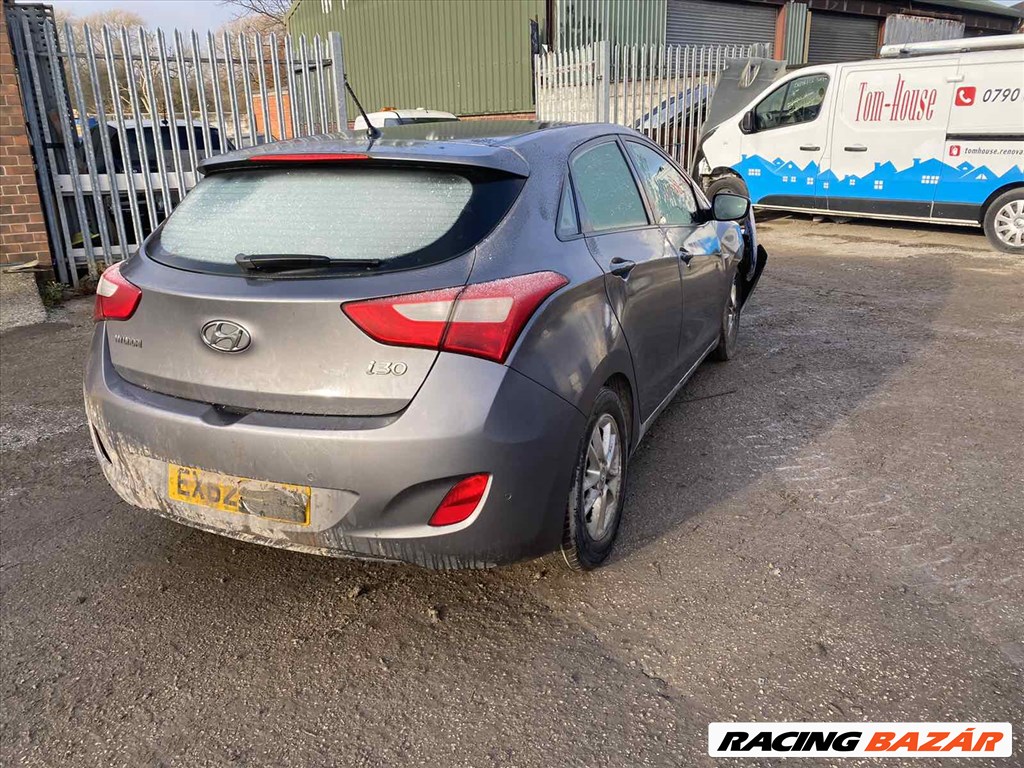 Hyundai i30 1.6 Crdi 5 ajtós (GD) bontott alkatrészei 4. kép