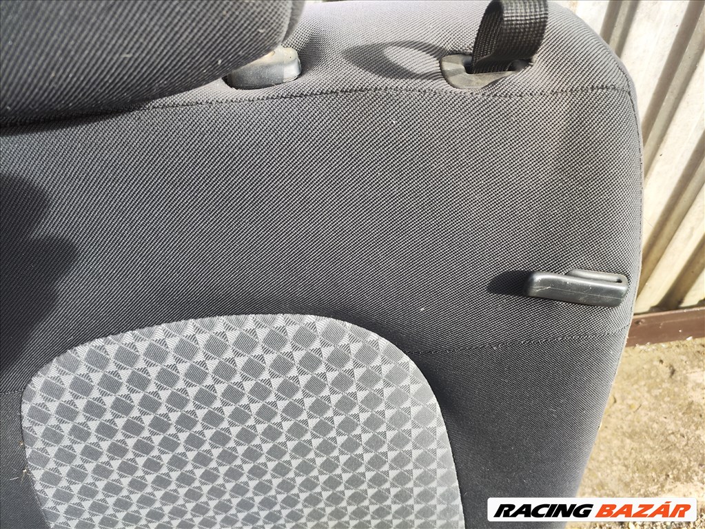 Daihatsu Trevis hátsó ülés kis hiba 6. kép