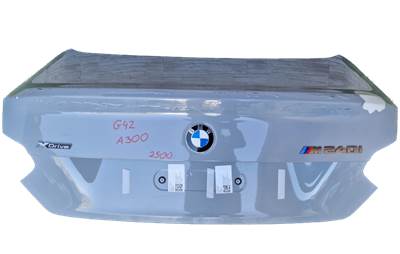 BMW 2 G42 Csomagtérajtó