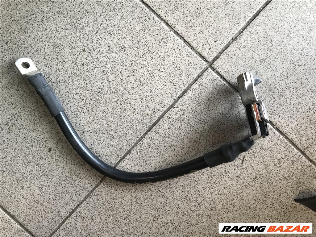 Audi A4 (B8 - 8K) akkumulátor saru 8t0915181 1. kép