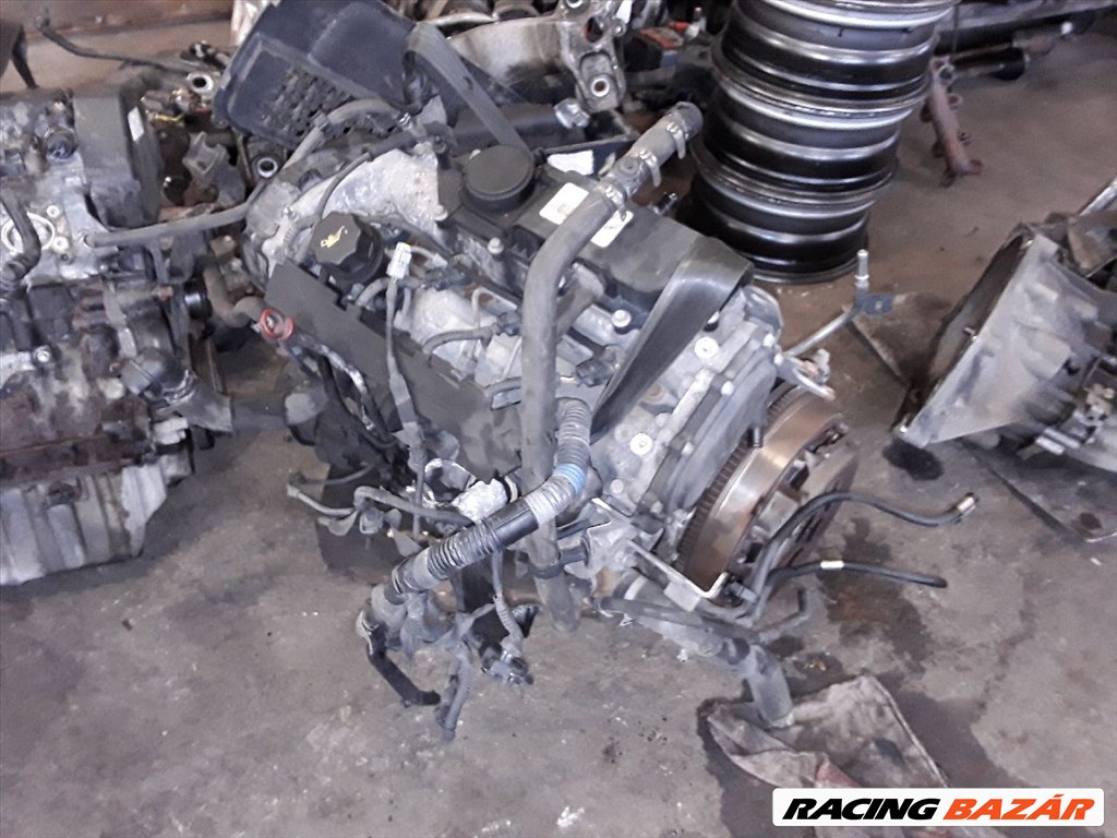 F1AE0481D kódú Fiat Ducato 2.3D 120 Multijet motor 264.000km Az izzító gyertya bele van szakadva  4. kép