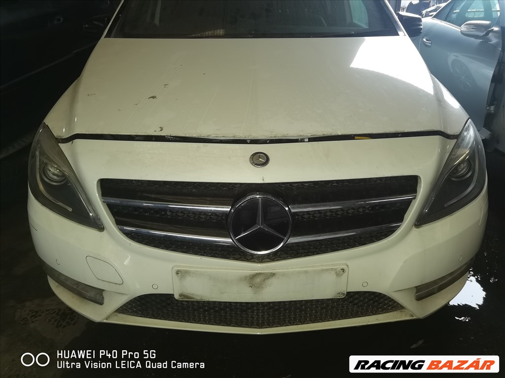 Mercedes B-osztály W246 komplett eleje  1. kép