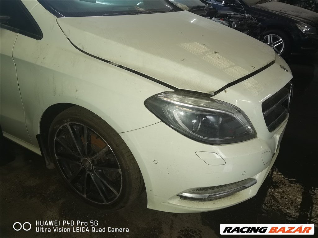 Mercedes B-osztály W246 komplett eleje  2. kép