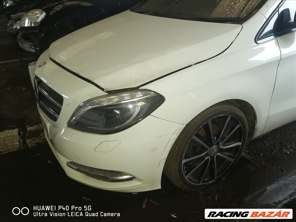 Mercedes B-osztály W246 komplett eleje  3. kép