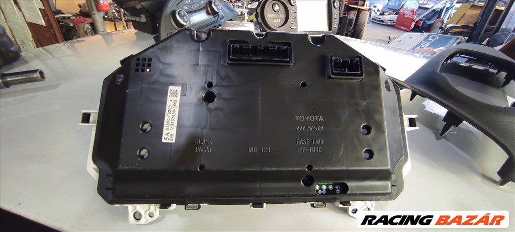 Toyota Yaris (XP130/XP150) Óracsoport 3. kép