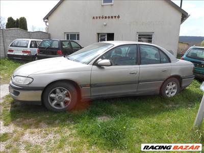 Opel OMEGA B (V94) 2.0 DTI 16V  bal hátsó izzófoglalat