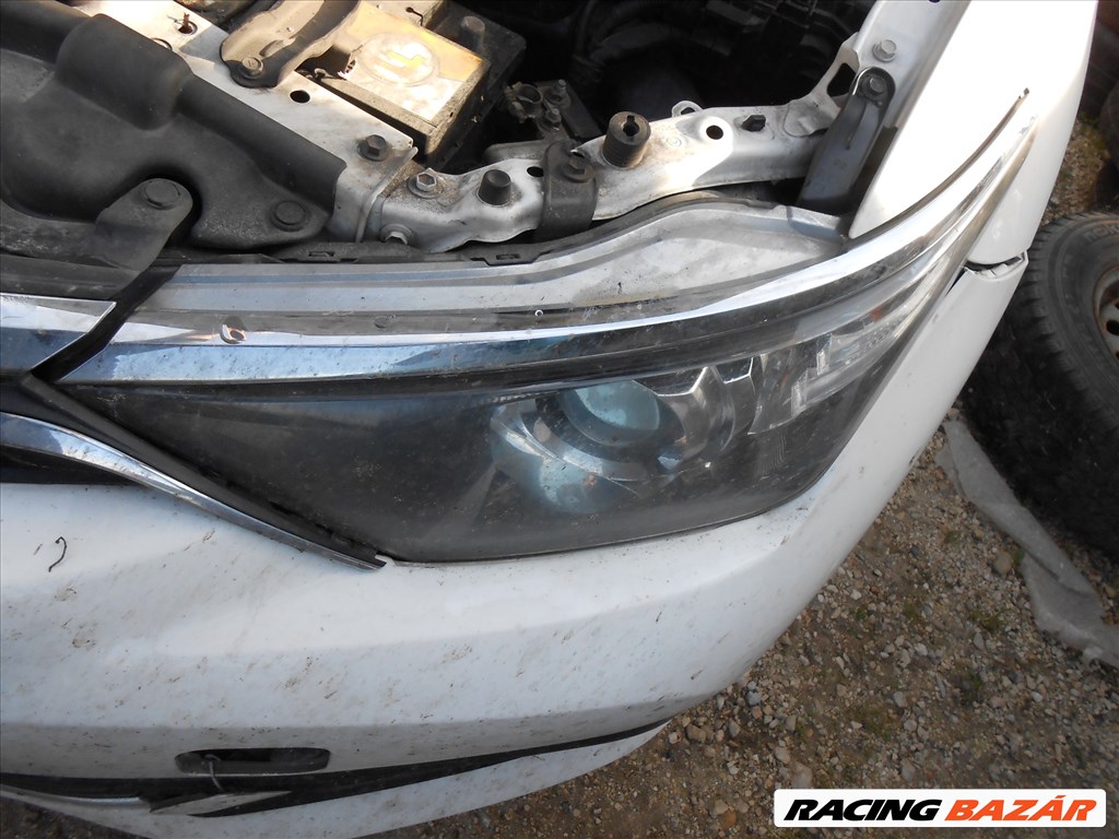 Toyota AURIS_(E18)_1.4D_4D motorháztető zárszerkezet 7. kép