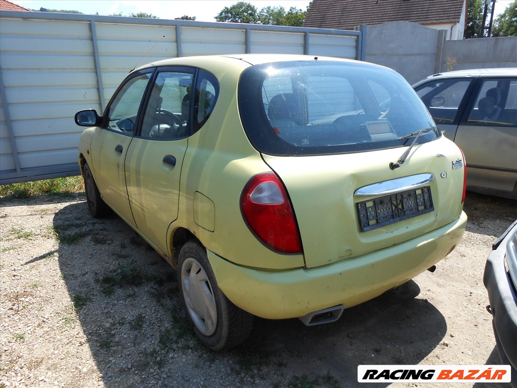 Daihatsu SIRION (M1) 1.0 i jobb hátsó dísztárcsa 3. kép
