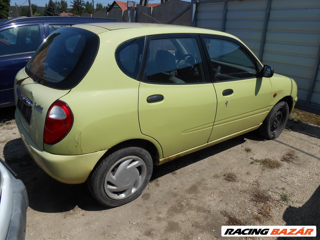 Daihatsu SIRION (M1) 1.0 i jobb hátsó dísztárcsa 4. kép