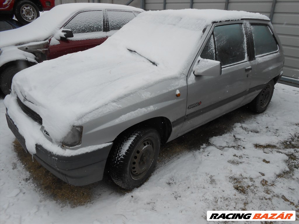 Opel CORSA A Ferdehátú (S83) 1.2 i motorháztető 1. kép