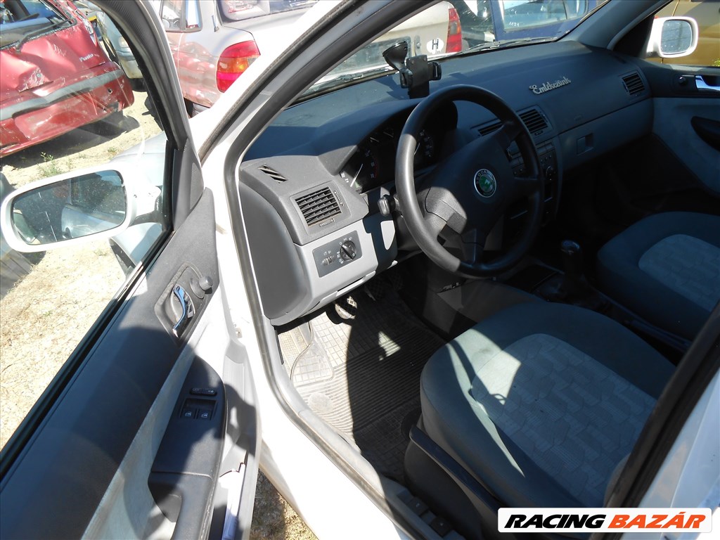 Skoda FABIA I COMBI (6Y5) 1.4 bal hátsó kapaszkodó 5. kép