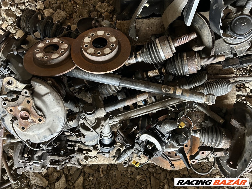 Honda Civic bontott alkatrészei 3. kép