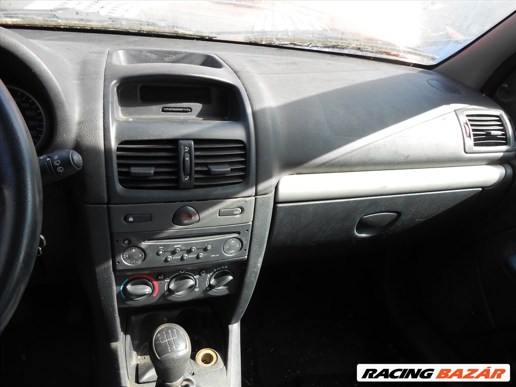 Renault CLIO II (BB_CB) 1.2 16V bal első ködlámpa 8200002469 5. kép