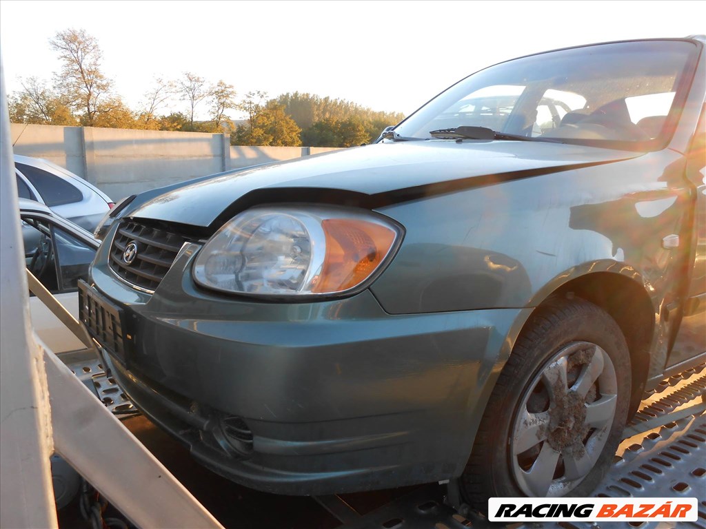 Hyundai ACCENT II lépcsőshátú (LC) 1.5 bal hátsó sárfogó gumi 2. kép