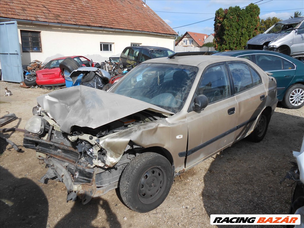 Hyundai ACCENT II LÉPCSŐS HÁTÚ (LC) 1.3 első lökhárító merevítő 3. kép