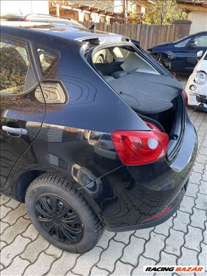 Seat ibiza 6J 2008-2016-ig 5 ajtós hátsó lökhárító fekete színben eladó.