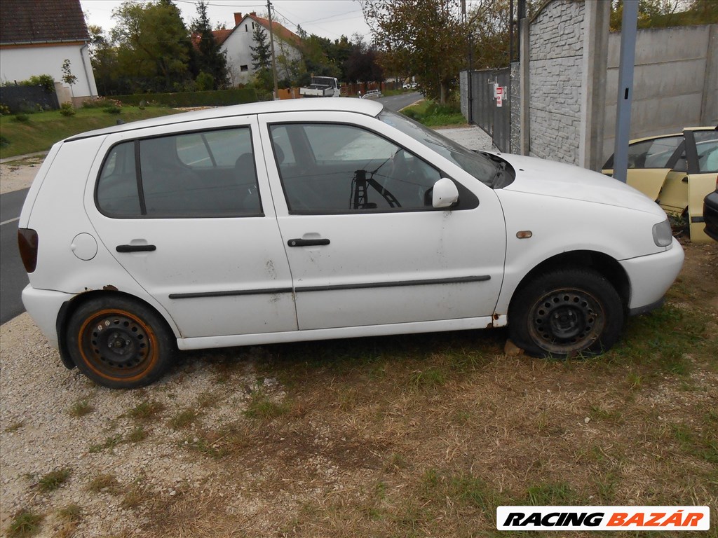 VOLKSWAGEN POLO III (6N1) 60 1.4 első lökhárító 2. kép