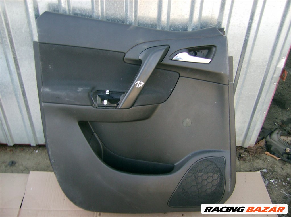Opel Meriva B bal hátsó ajtókárpit  1. kép