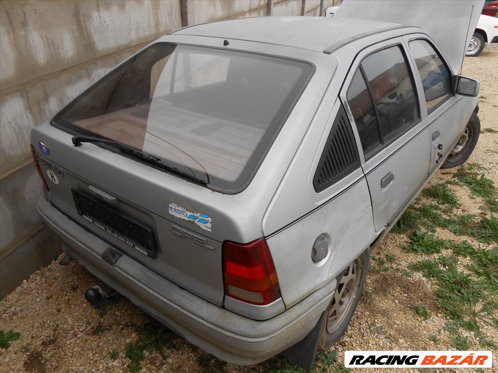 Opel KADETT E Ferdehátú (33_34_43_44) 1.6 D vízhűtő ventilátor 4. kép