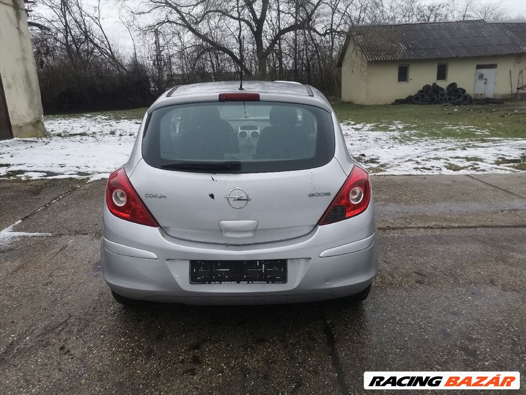 Opel Corsa D 1.3 CDTI CSOMAGTÉR ajtó  1. kép